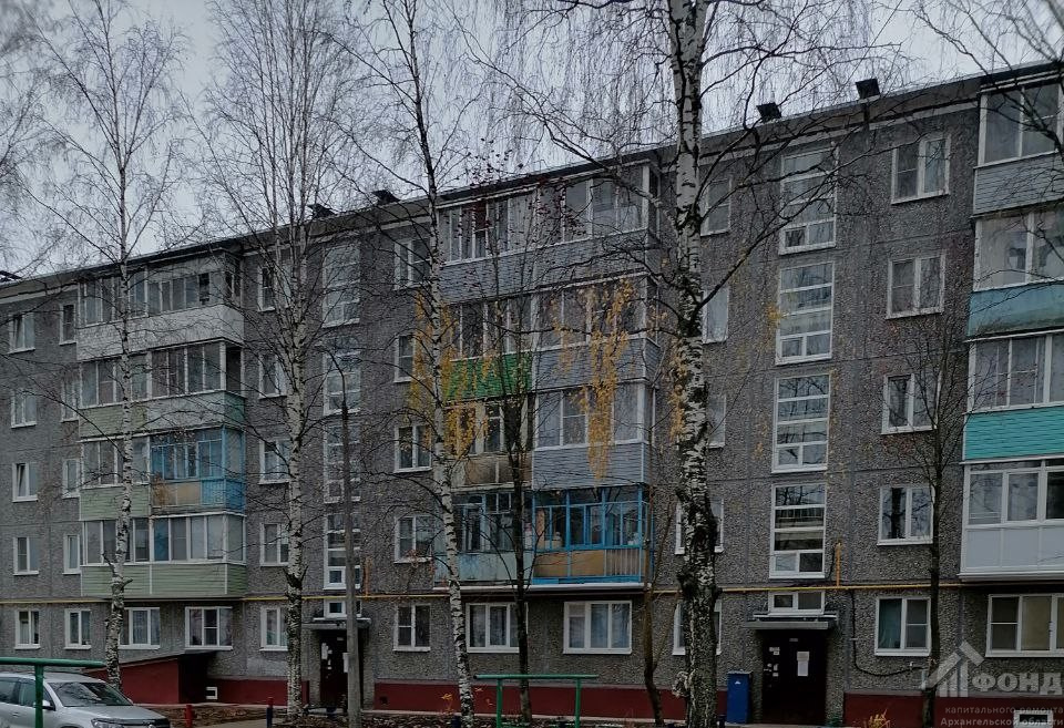 В доме № 10 по улице Космонавтов в Коряжме выполнили работы по капитальному ремонту фасада