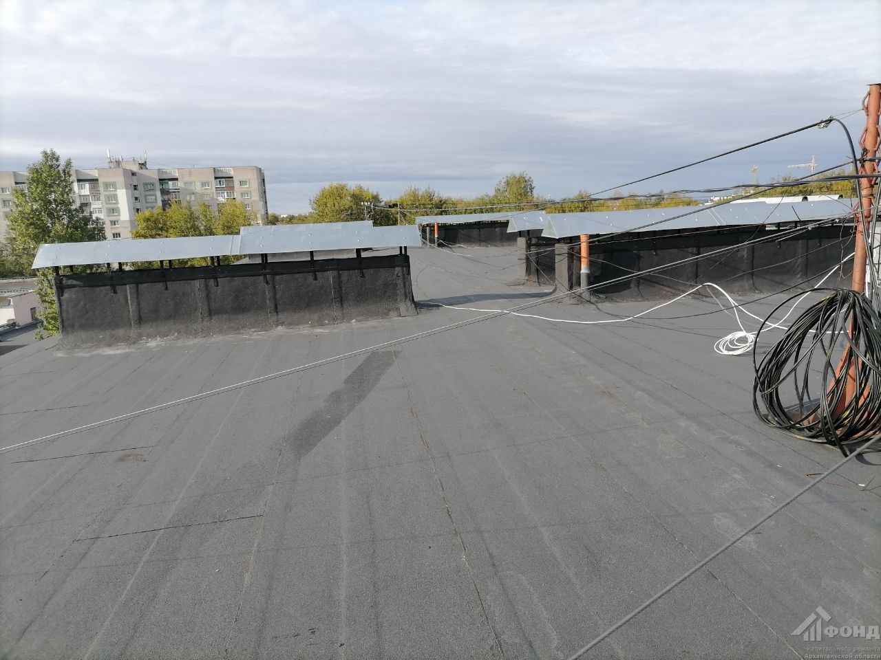 В доме № 6 по улице Серго Орджоникидзе в Северодвинске приняты работы по капремонту крыши 